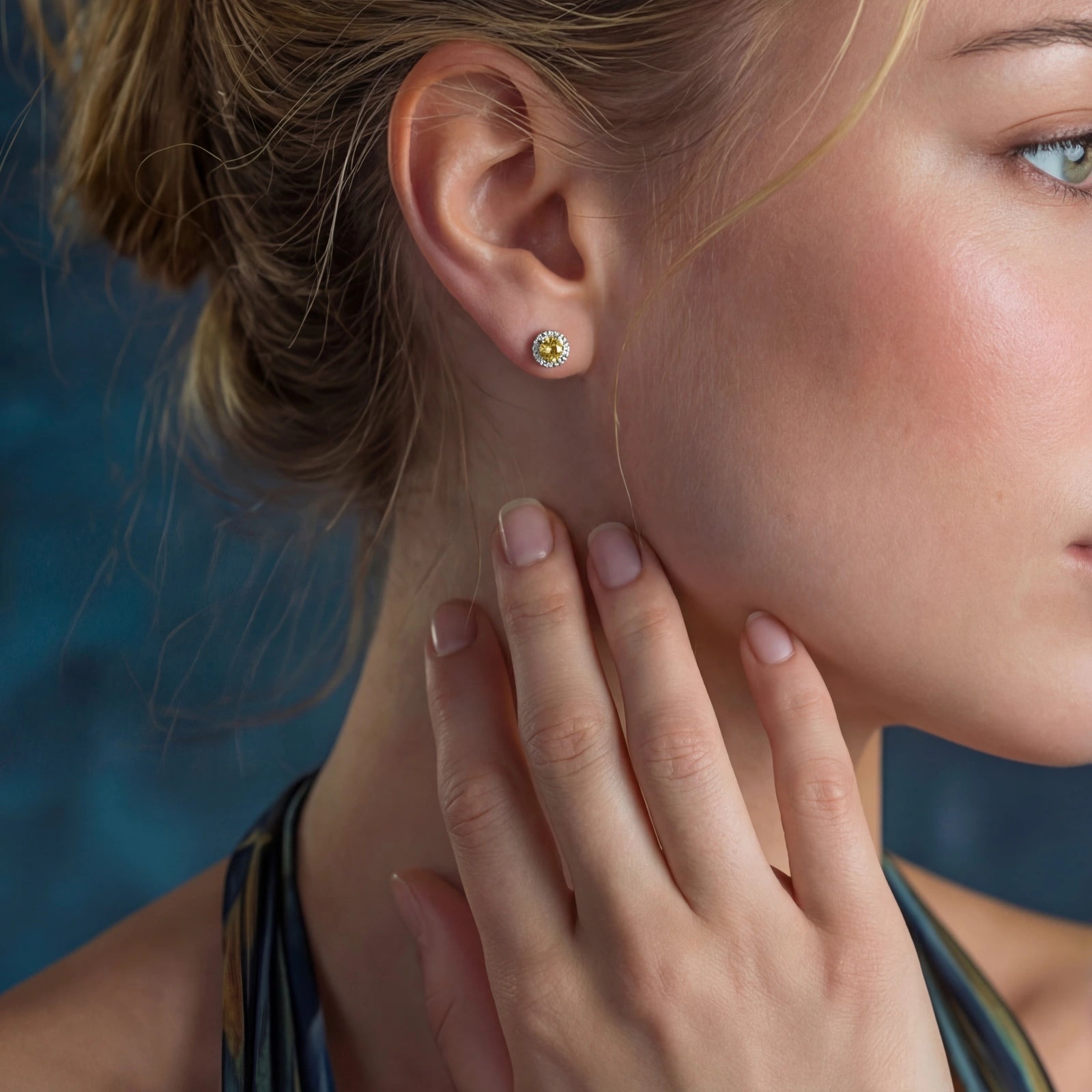 Sunburst Halo Studs - HILO ROJO