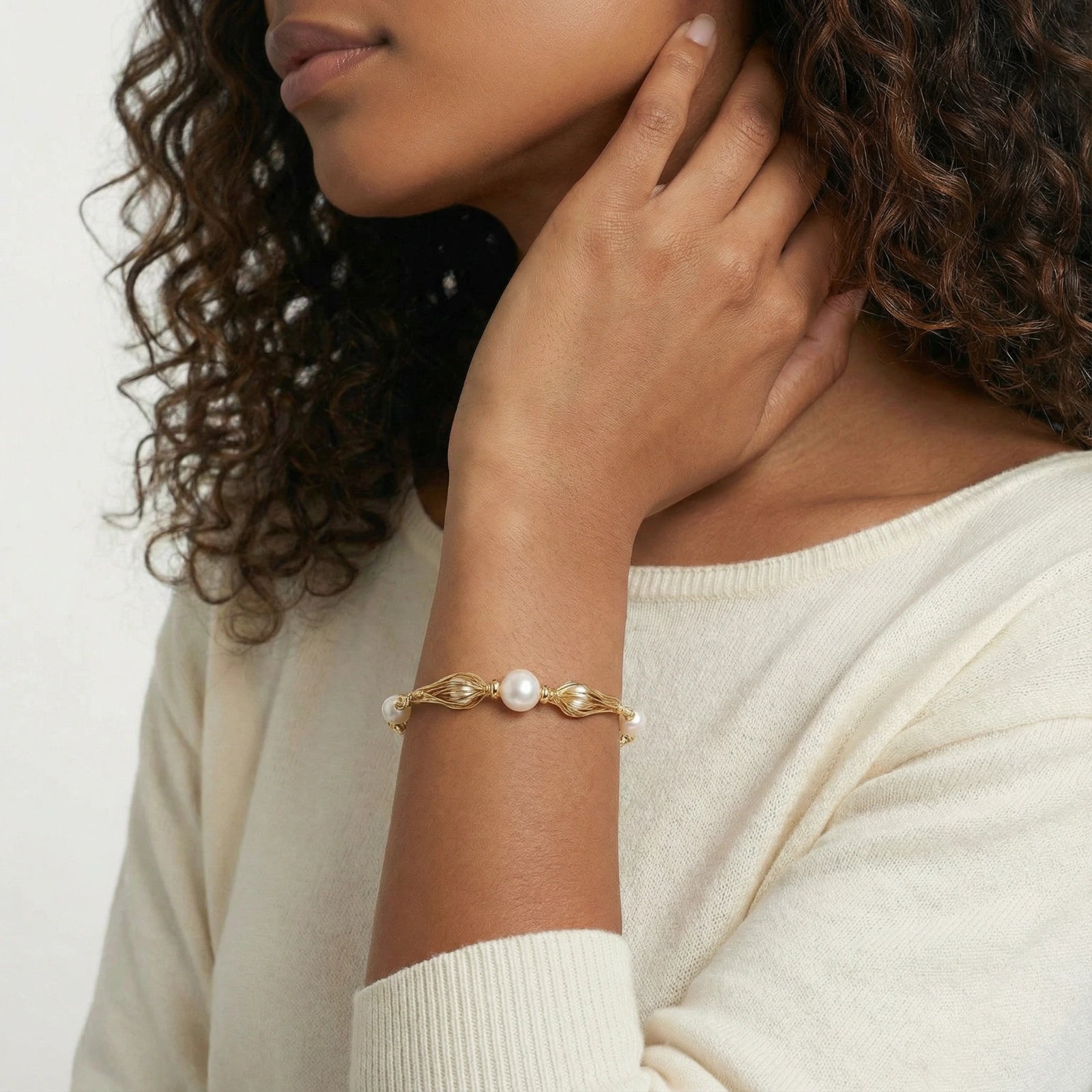 Golden Spiral Pearl Bracelet - HILO ROJO