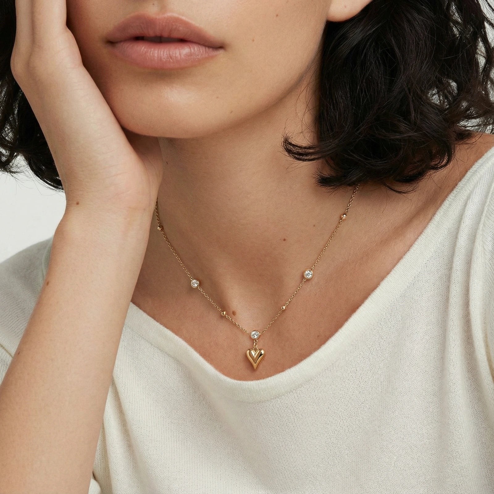 Crystal Heart Charm Necklace - HILO ROJO
