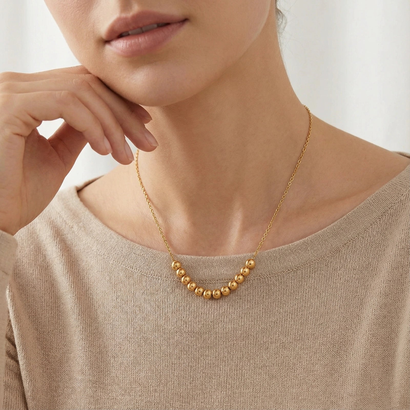 Golden Sphere Necklace - HILO ROJO