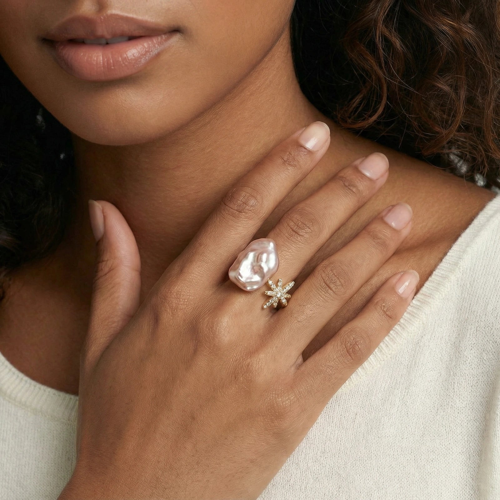 Starlit Pearl Dreams Ring - HILO ROJO