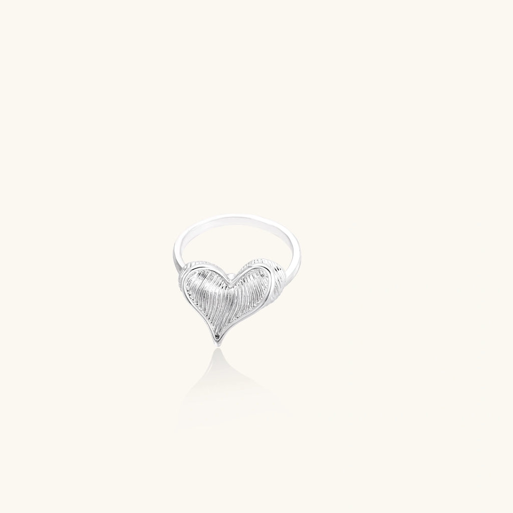 Feathered Heart Ring - HILO ROJO