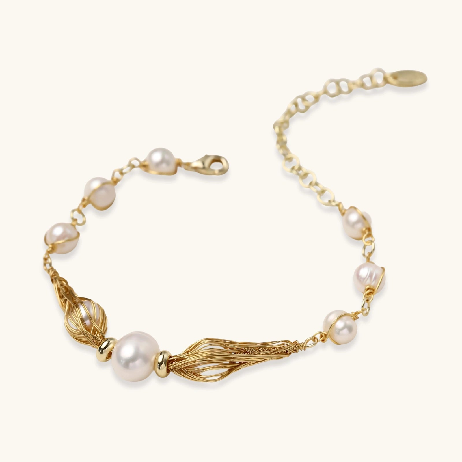 Golden Spiral Pearl Bracelet - HILO ROJO