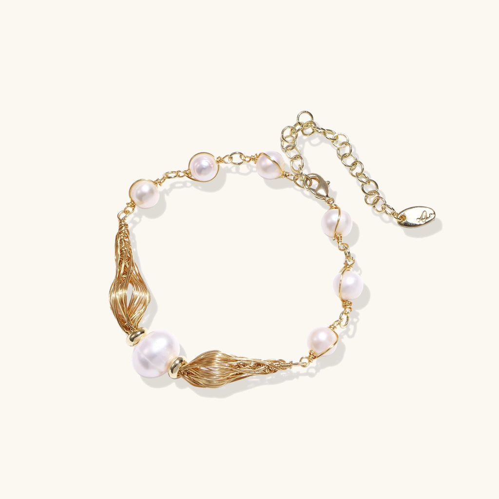 Golden Spiral Pearl Bracelet - HILO ROJO