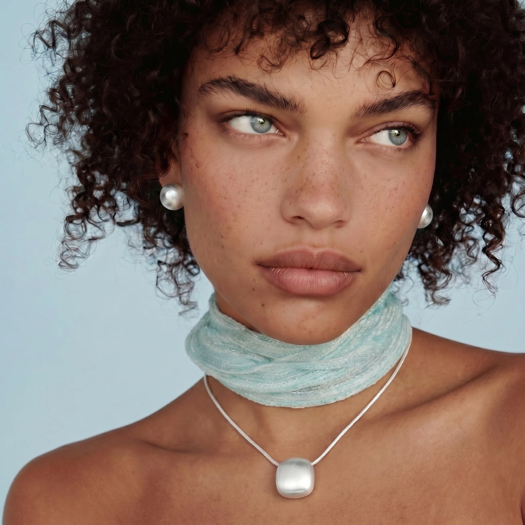 Brushed Silver Disc Necklace - HILO ROJO