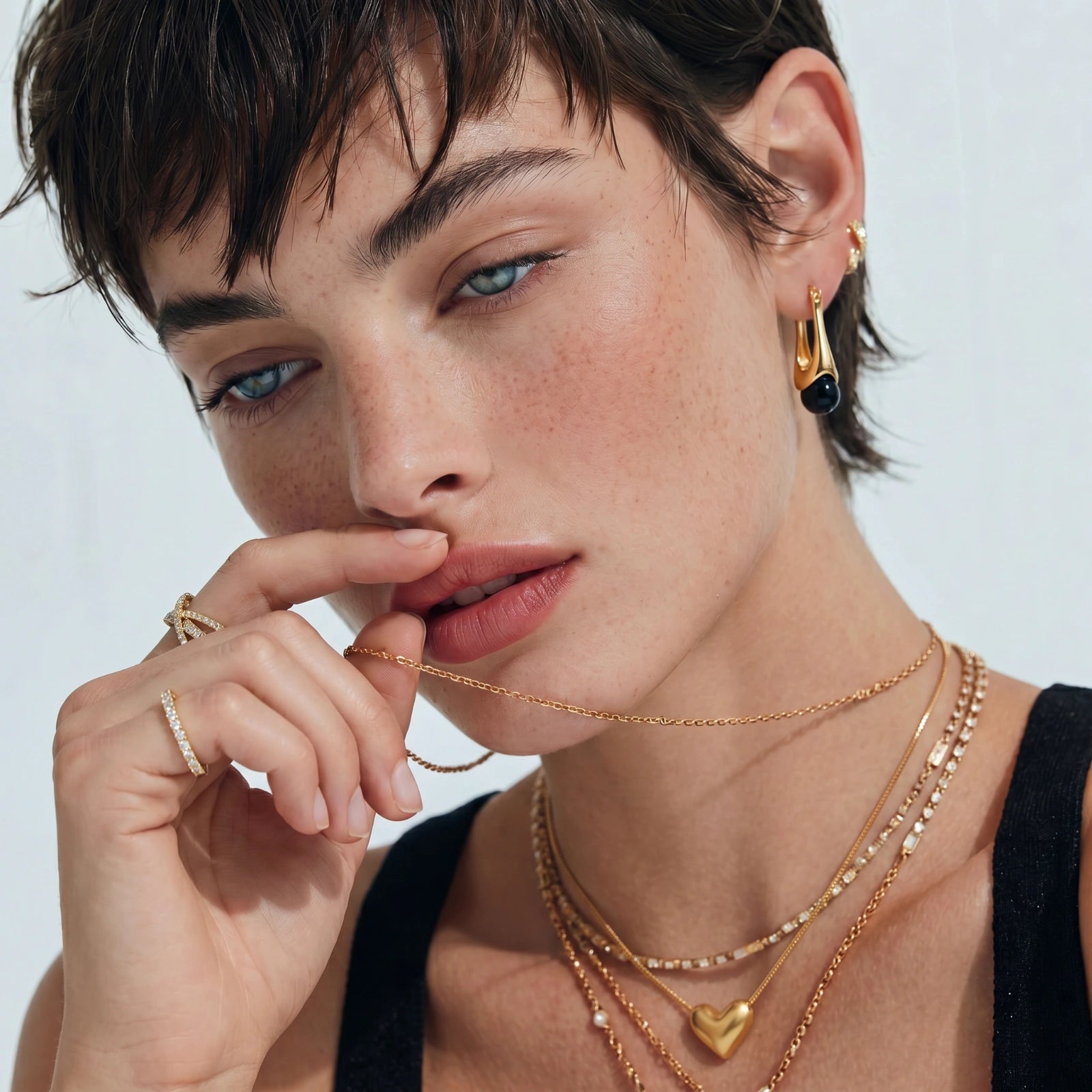 Golden Heart Necklace - HILO ROJO