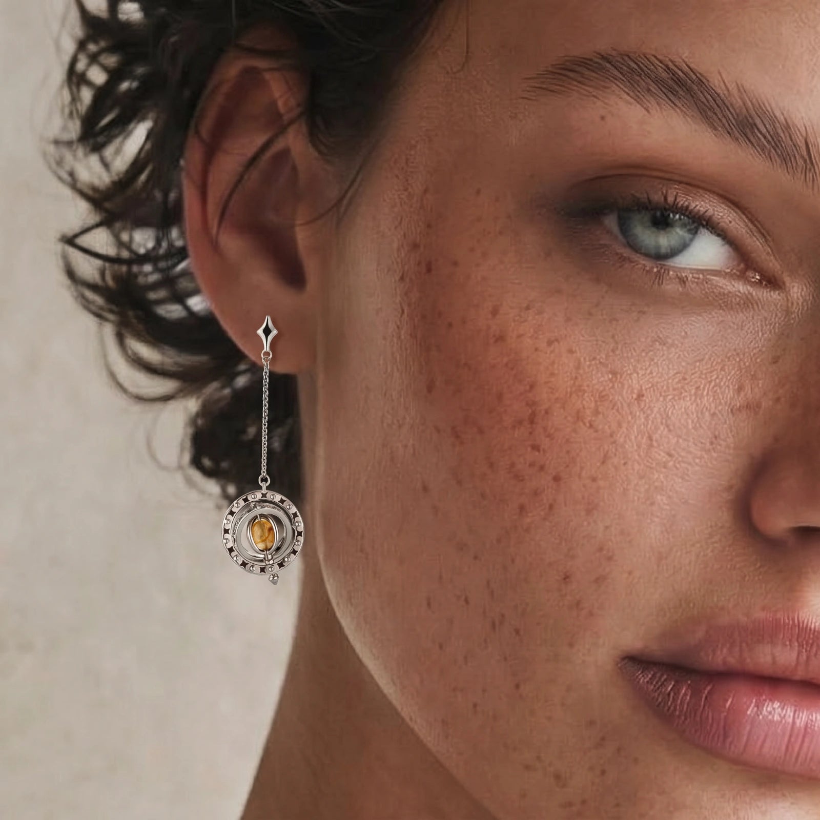 Orbital Asymmetric Earrings - HILO ROJO