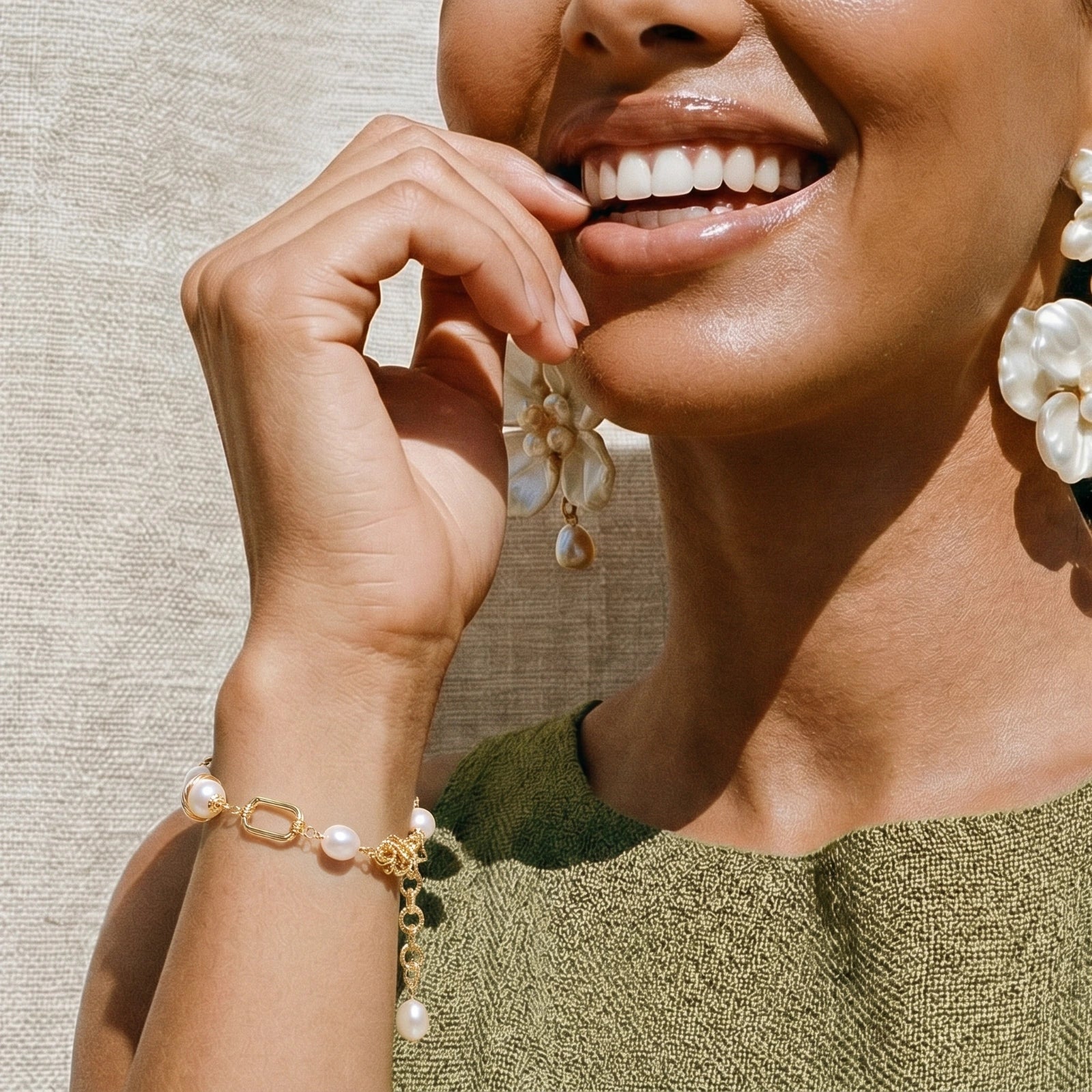 Golden Pearl Chain Bracelet - HILO ROJO