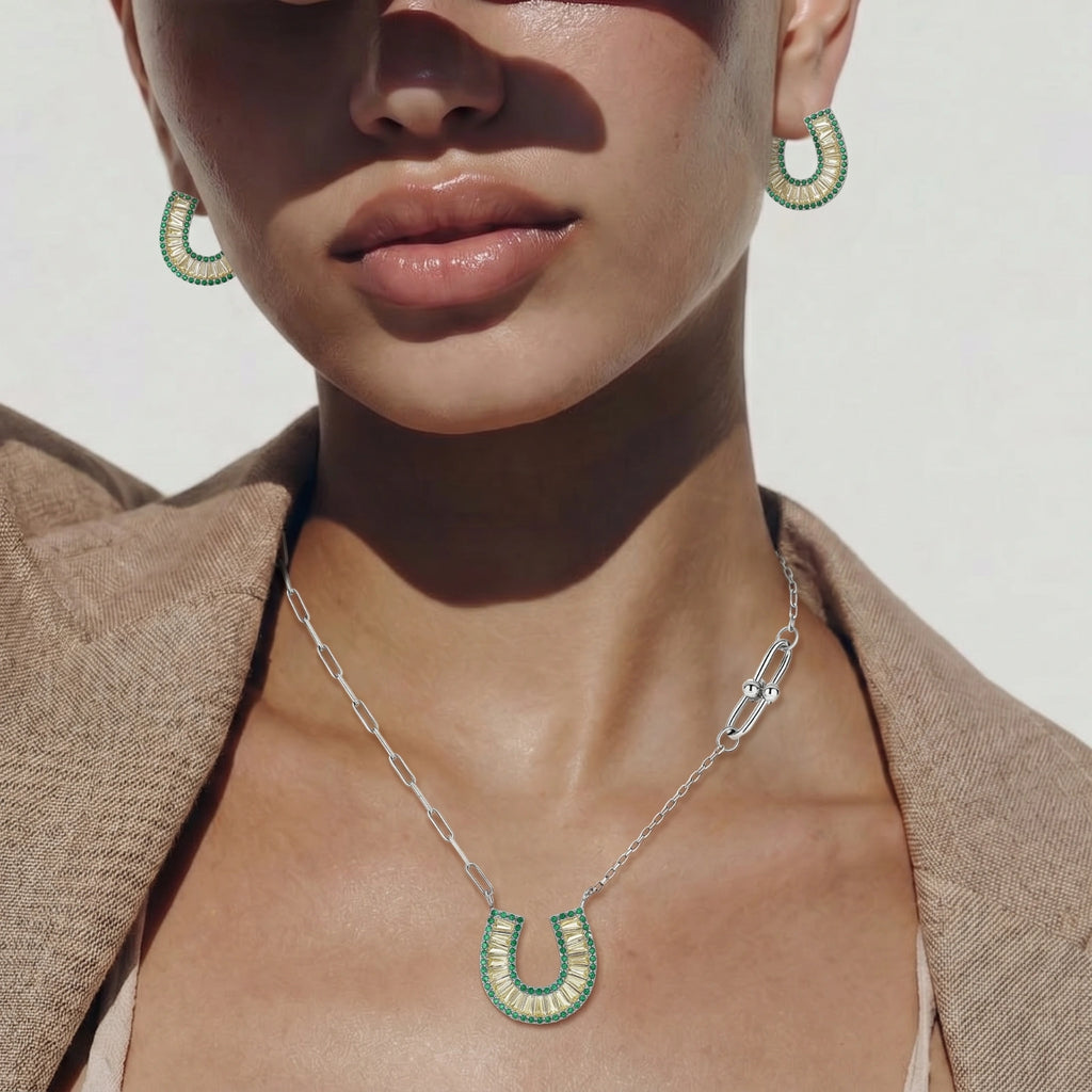 Jade Horseshoe Set - HILO ROJO