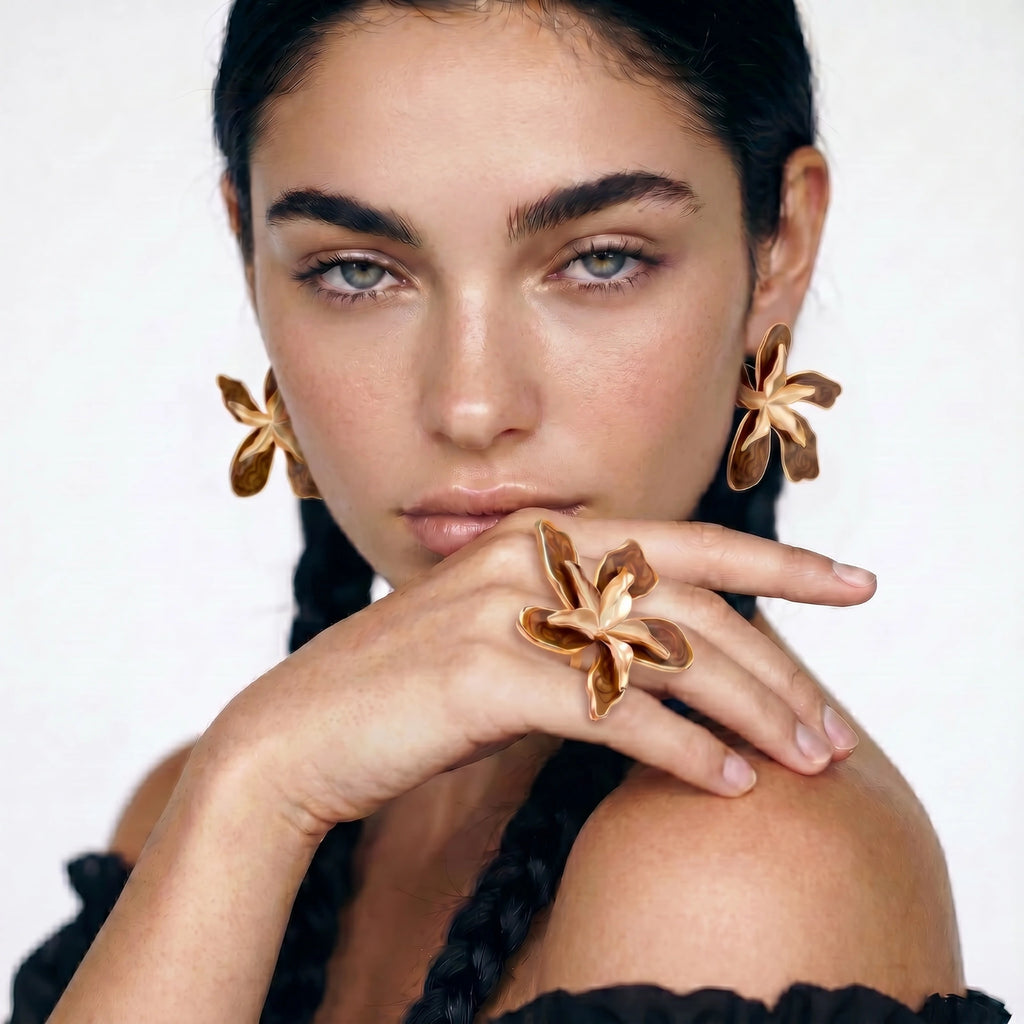 Golden Petal Statement Earrings - HILO ROJO