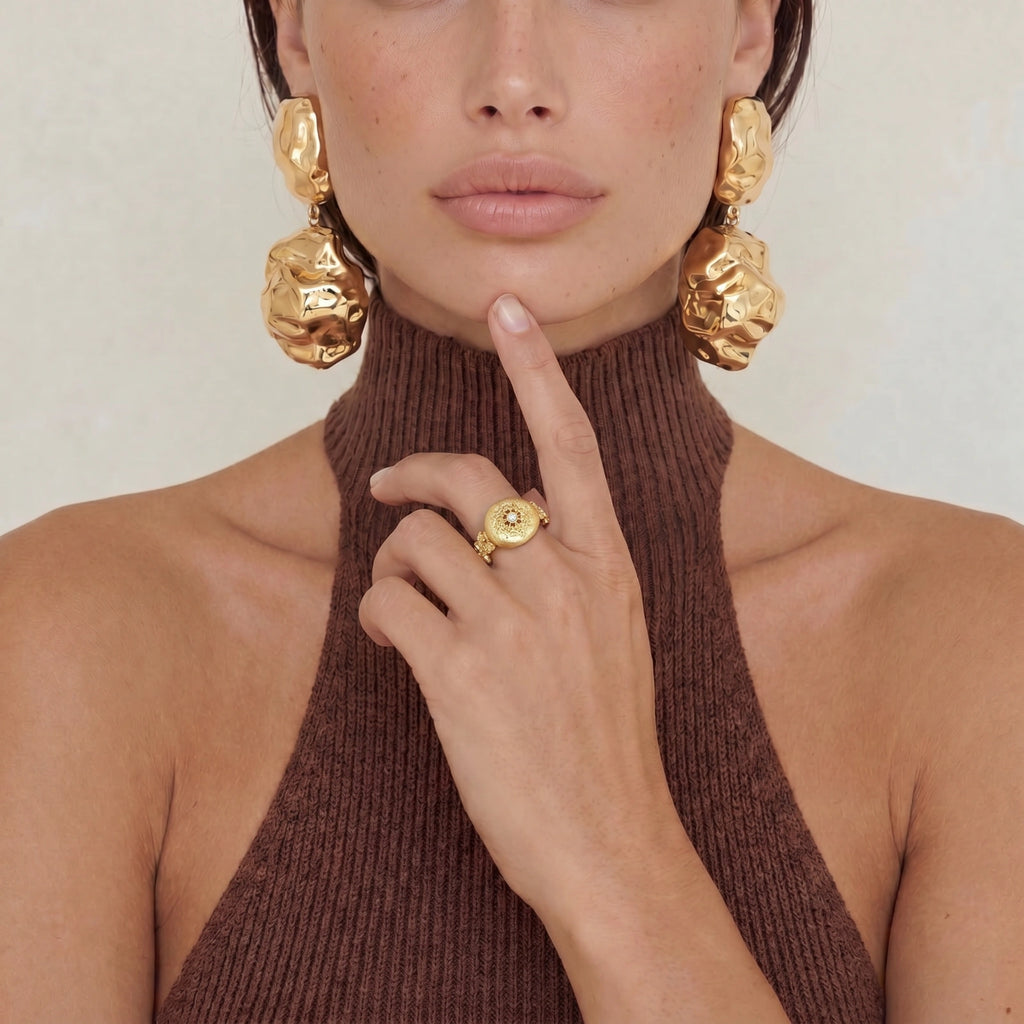 Vintage Medallion Ring - HILO ROJO