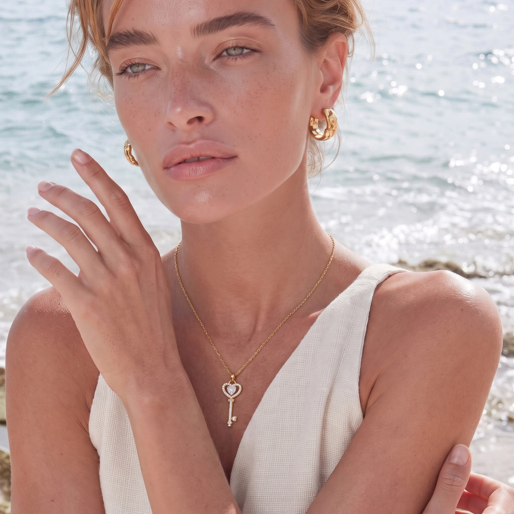 Secret Heart Key Necklace - HILO ROJO