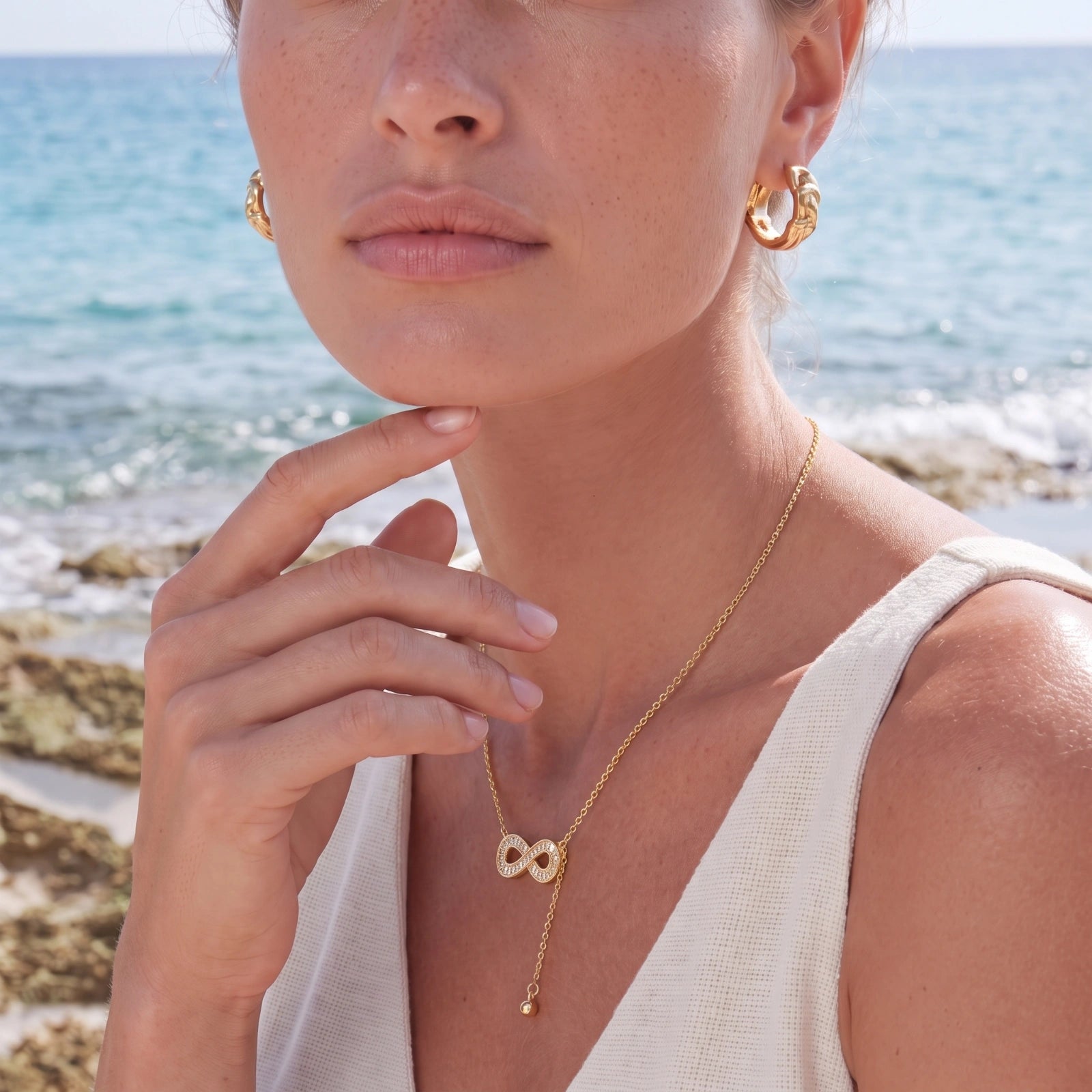 Infinity Sparkle Necklace - HILO ROJO