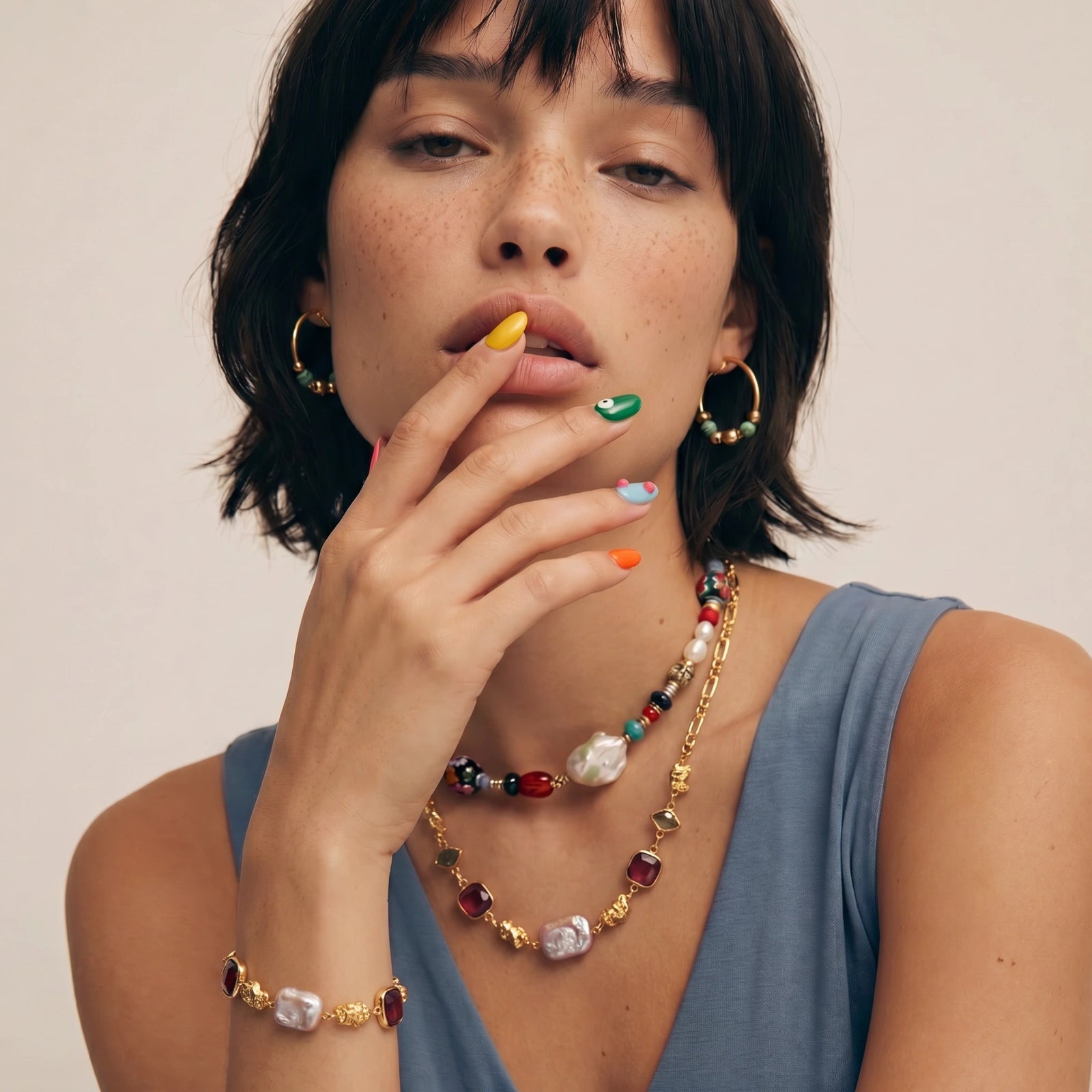 Royal Charm Bracelet - HILO ROJO