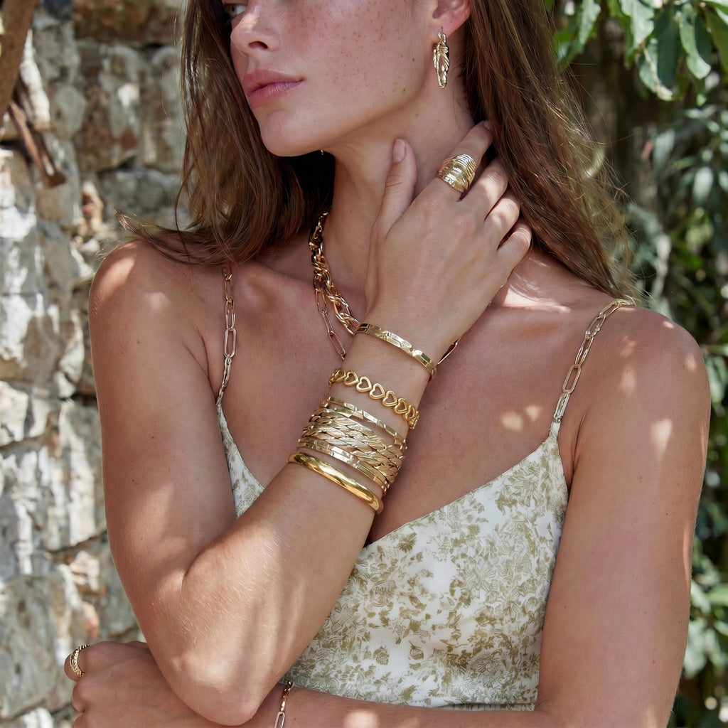 Bold Hinge Bangle - HILO ROJO